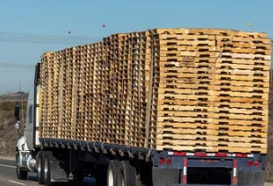 New Berlin Wisconsin Pallet Services Supplied by PalletFirm