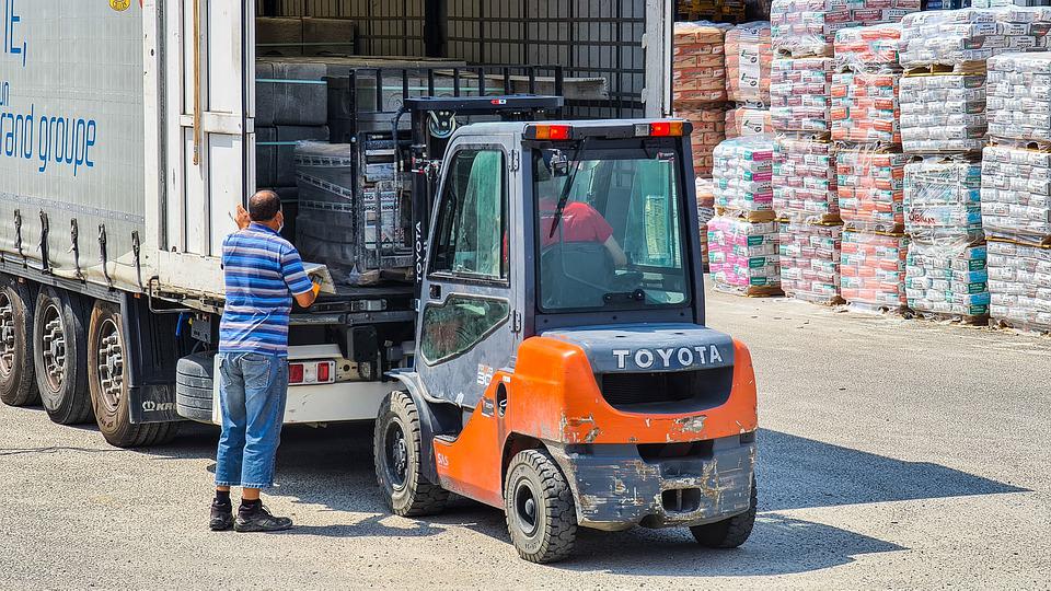 truck-6488011_960_720.jpg